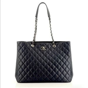 CHANEL
Timeless Classic Tote